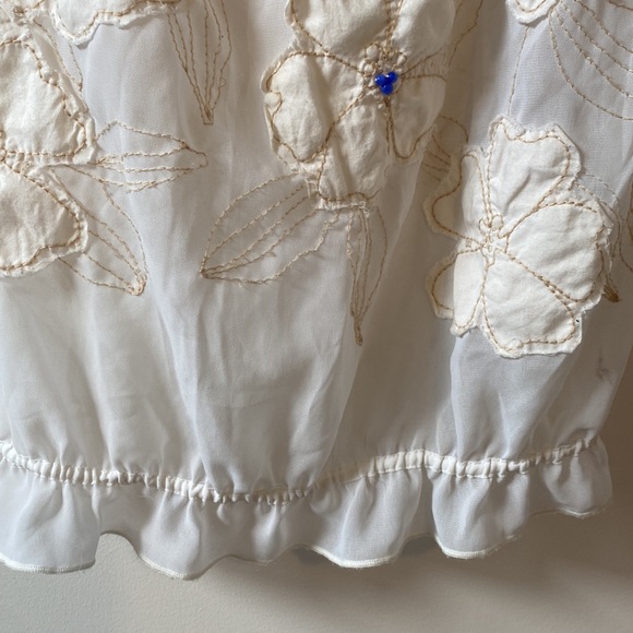 Hollister sheer Embroidered Appliqué Top - Picture 4 of 10